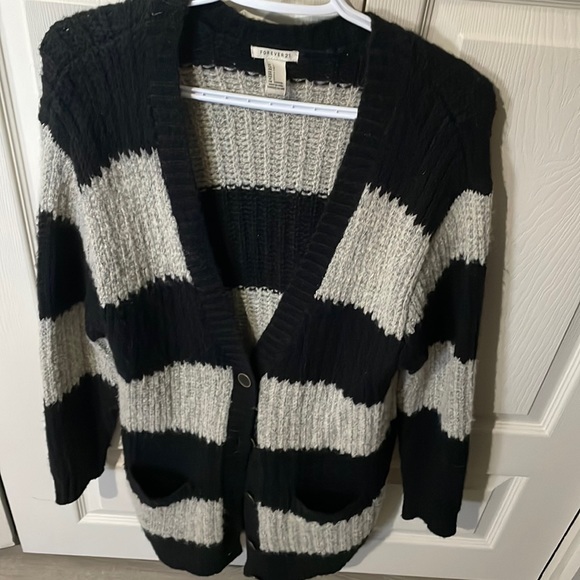 Forever 21 cardigan sweater - Picture 1 of 3